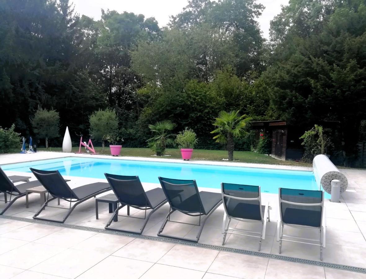 Hotel Aux Couleurs D'Alsace Ostwald Esterno foto